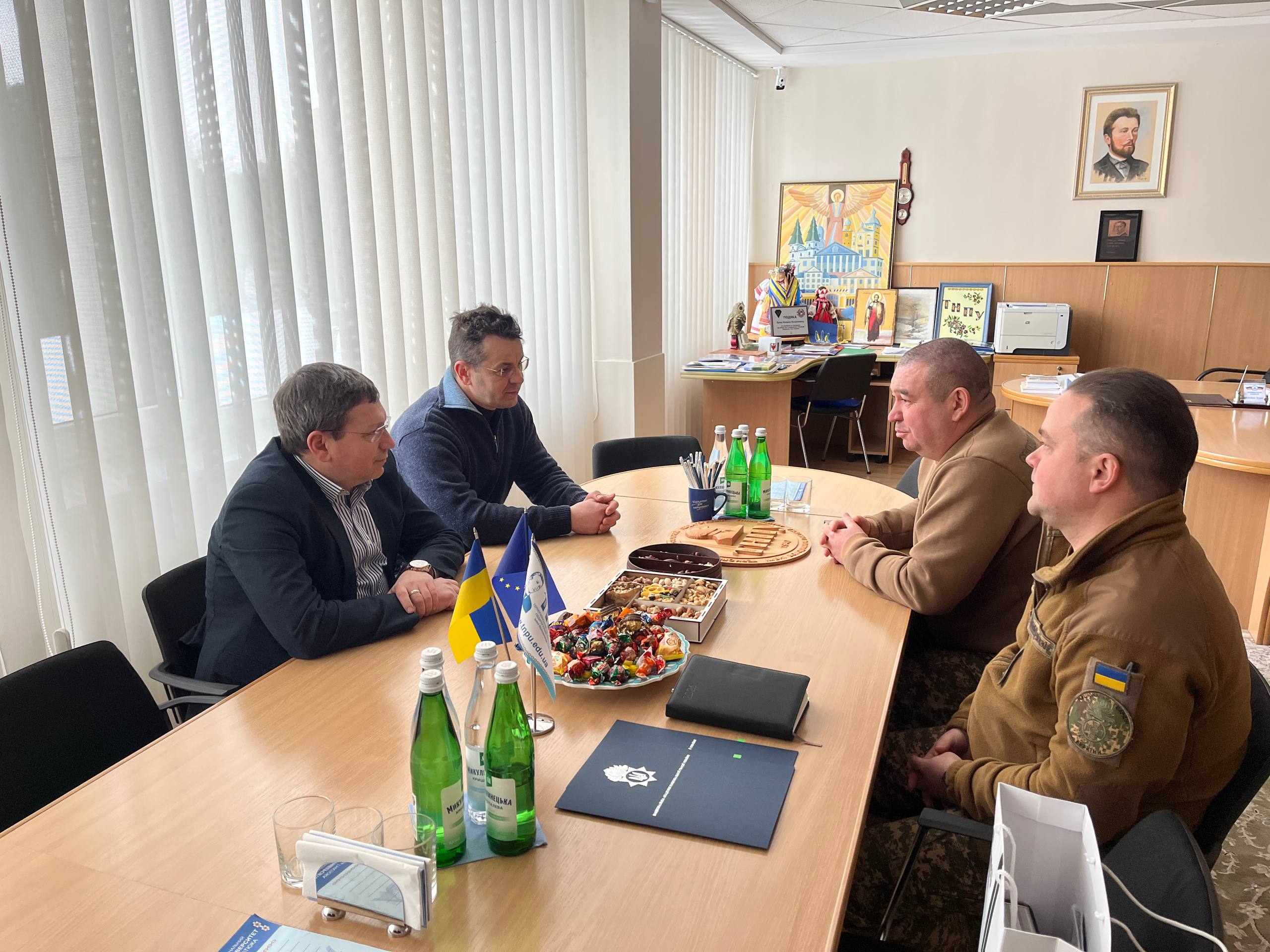 Обговорення умов співпраці.